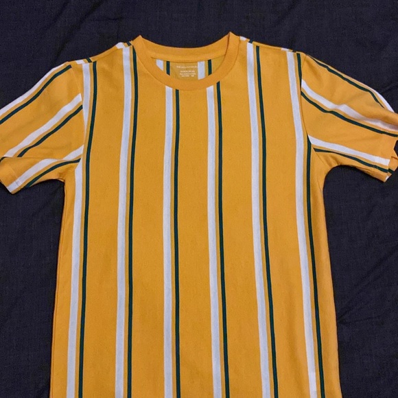 T-Shirt - Picture 3 of 3